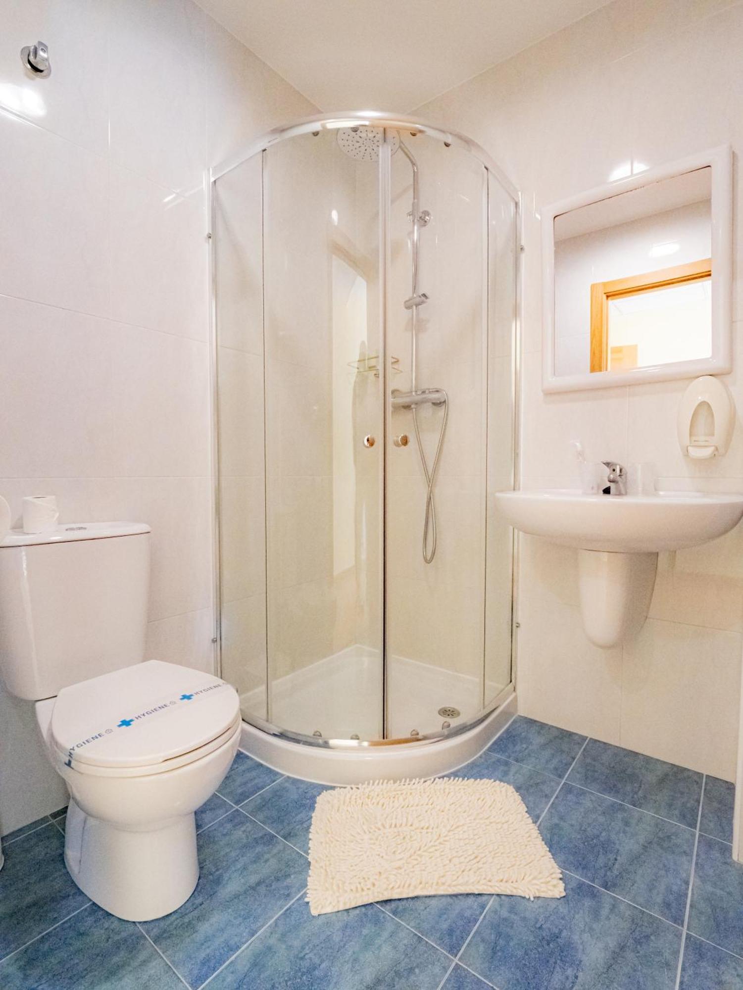 Double Room,1594686589:JPEG
